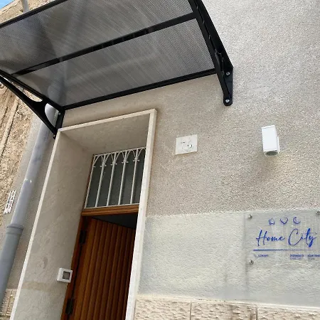 Home City Apartment *